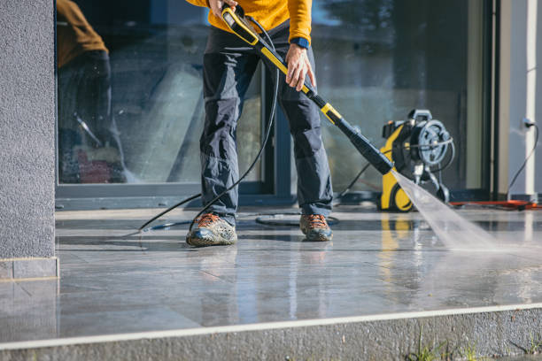 Best Gutter Cleaning  in Midway, FL